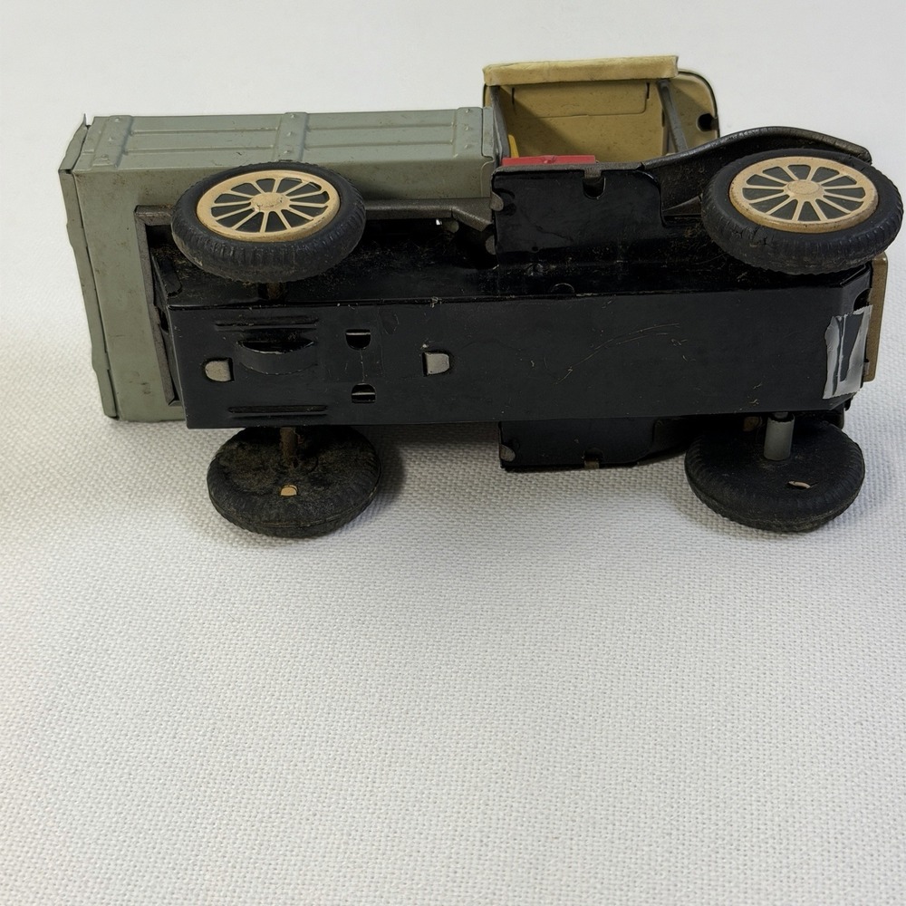 Vintage International Old Timer Friction Delivery Truck no box Japan 1960's - Picture 10 of 13